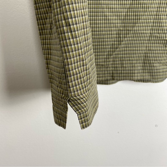 Royal Robbins Outdoor Travel Clothing Short Sleeve Button Up Shirt - Picture 5 of 14